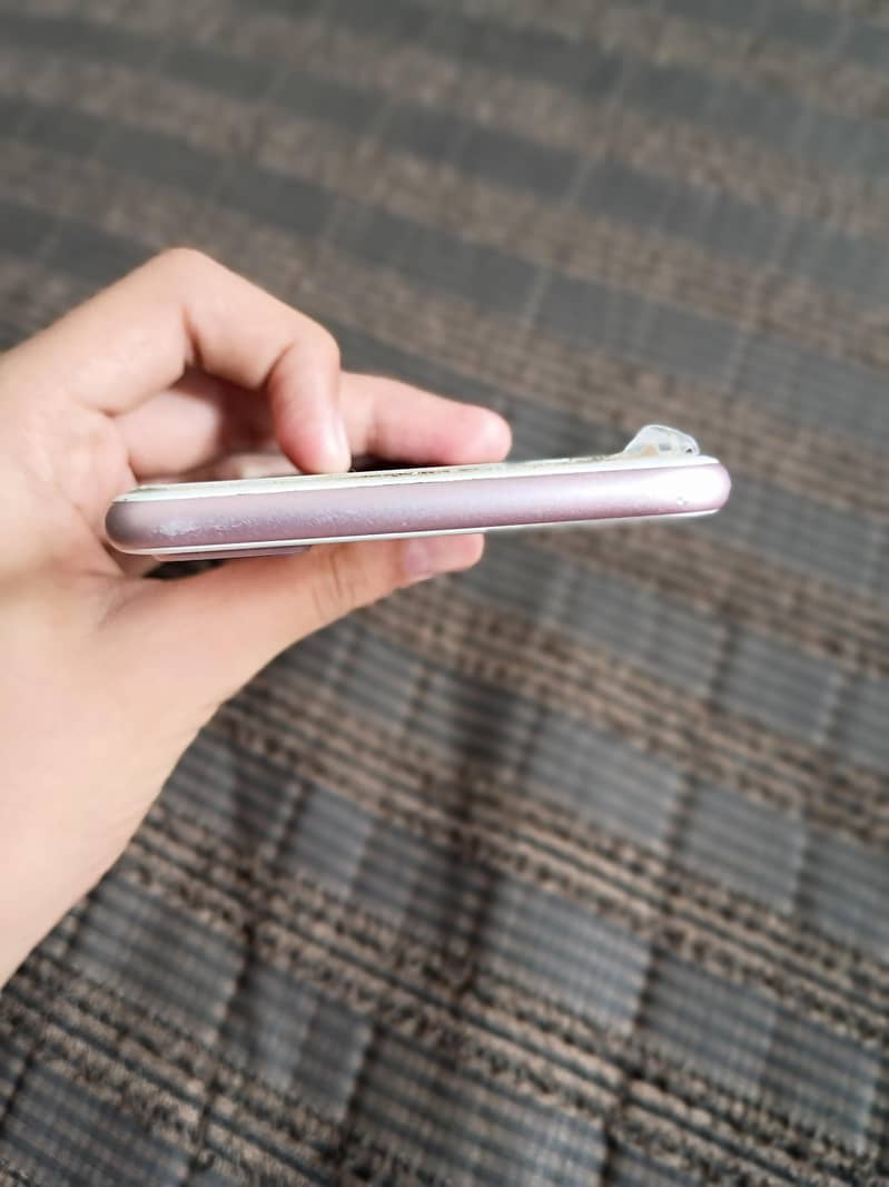 Apple iPhone 7 Plus 3