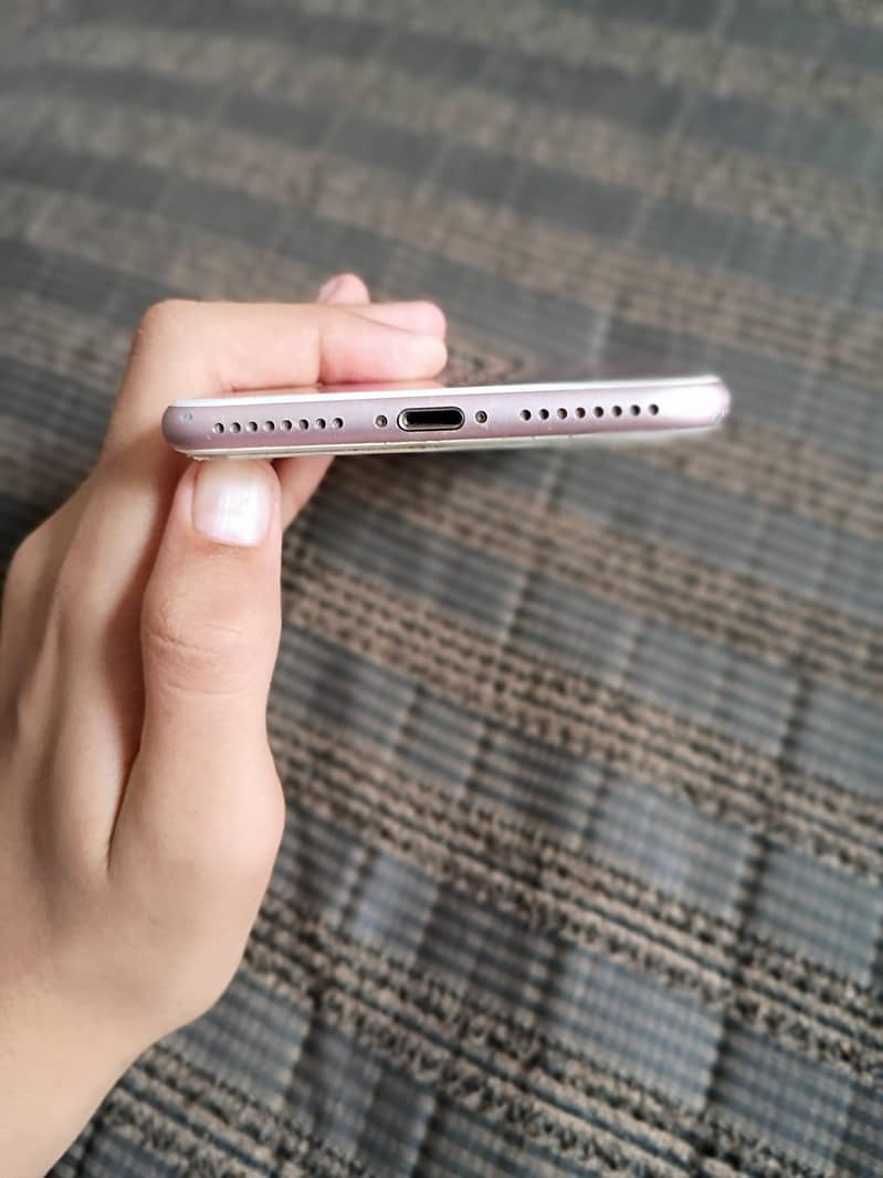 Apple iPhone 7 Plus 4