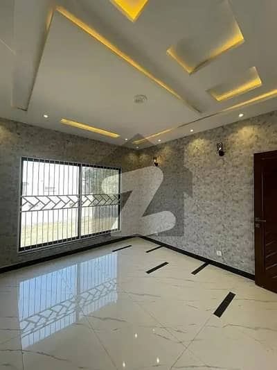 Upper Portion Of 10 Marla House Available For Rent In Bahria Town Lahore