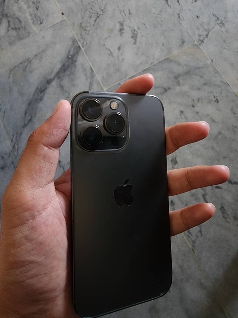 Apple iPhone 13 Pro 1