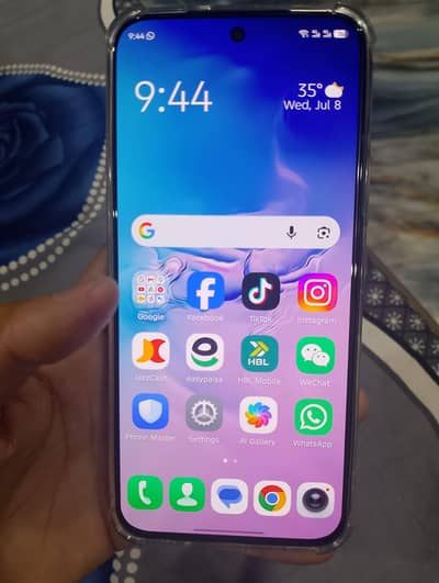 Techno Spark 40 pro. 8/256 Gb. condition 10/9.5 . Box + charger