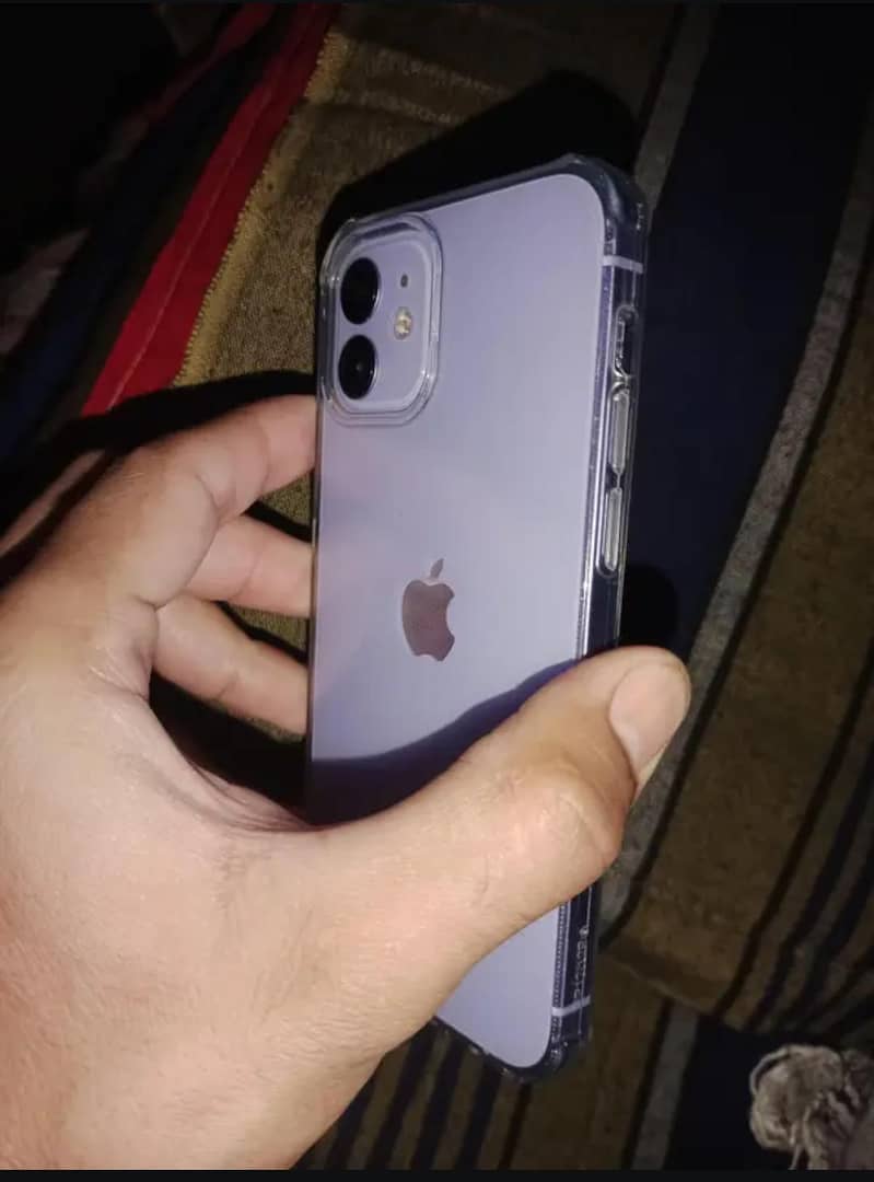 Apple iPhone 12 3