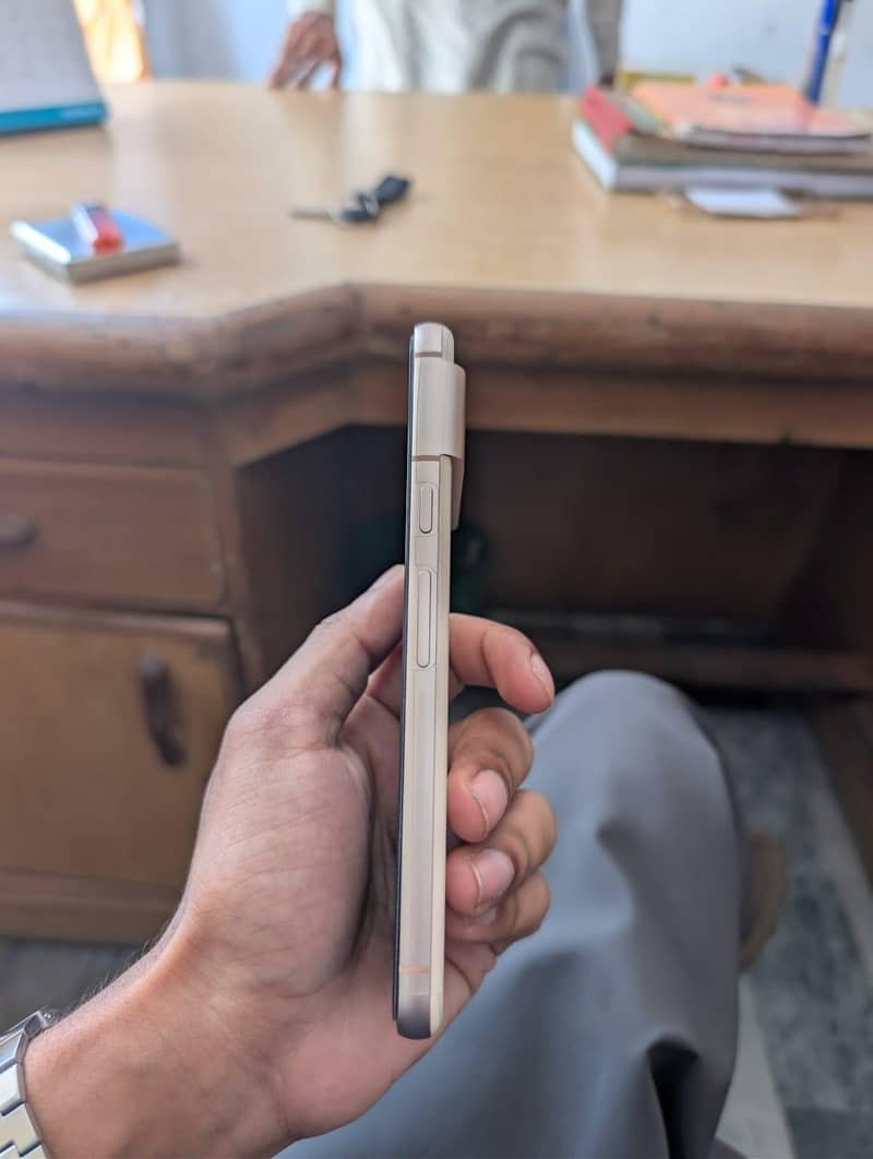 Google Pixel 8 6