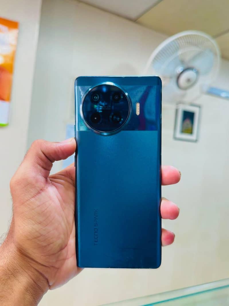Tecno Spark 20 Pro Plus 0