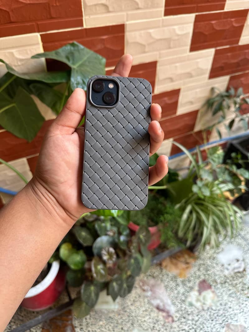Apple iPhone 13 0