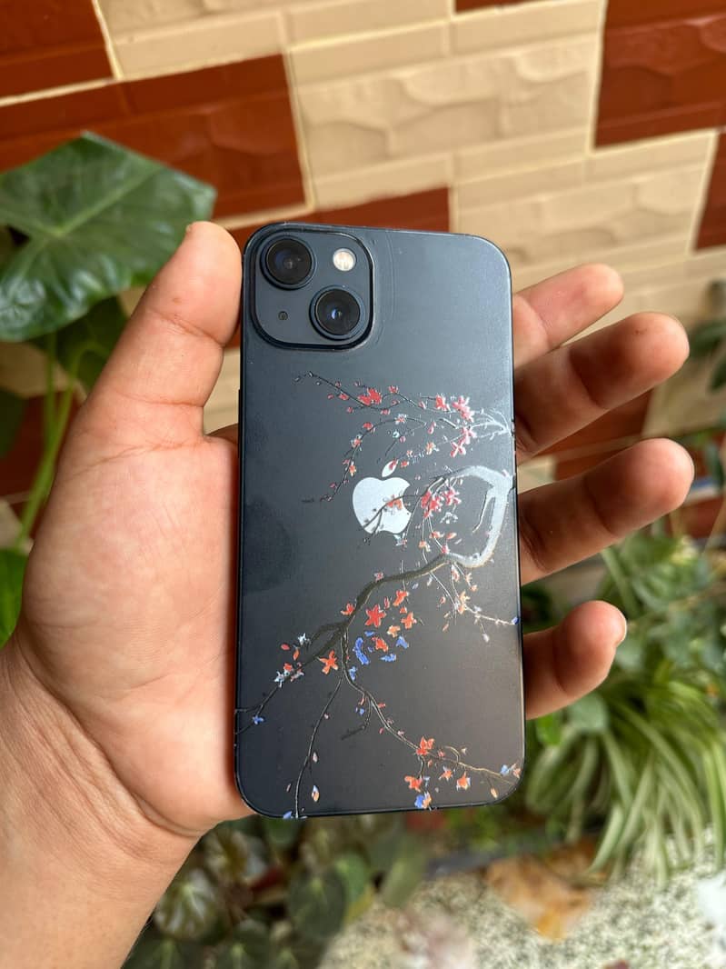Apple iPhone 13 1