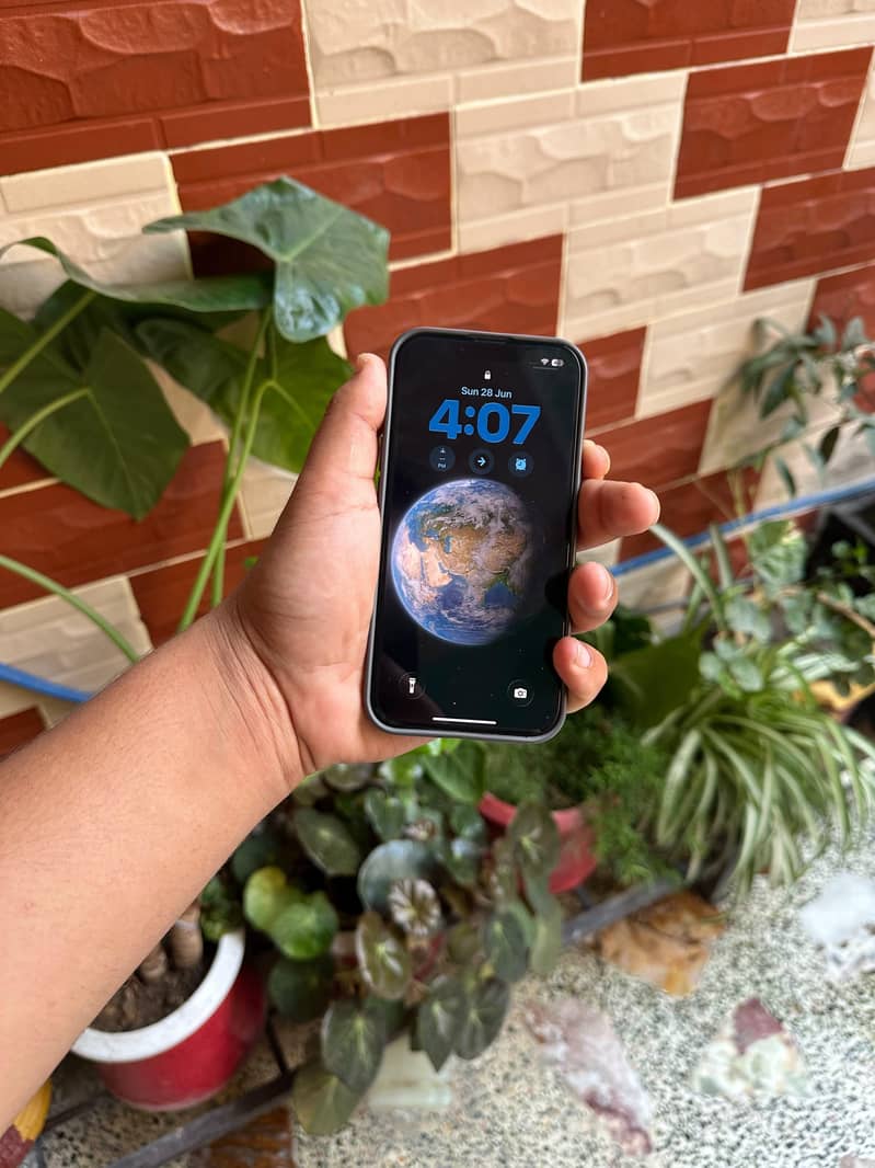Apple iPhone 13 3