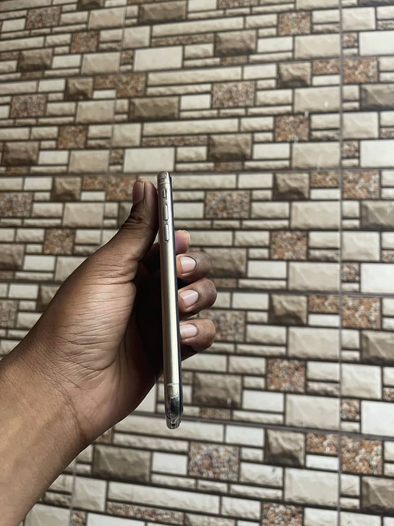 iPhone X 6