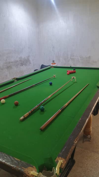 snooker table 5/10 for urgent sale