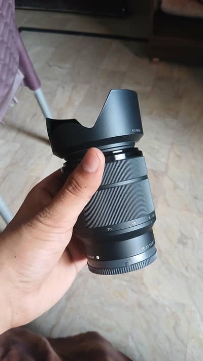 sony FE 3.5-5.6/28-70 lense