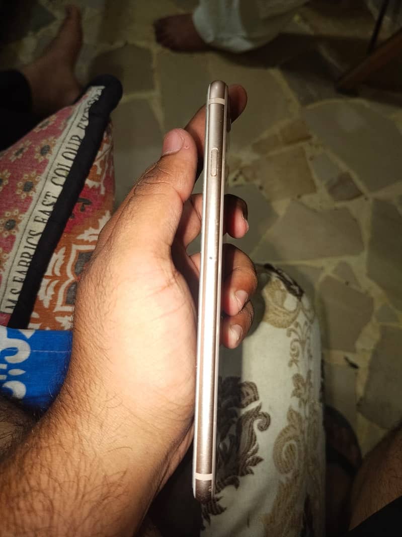 Apple iPhone 8 Plus 3