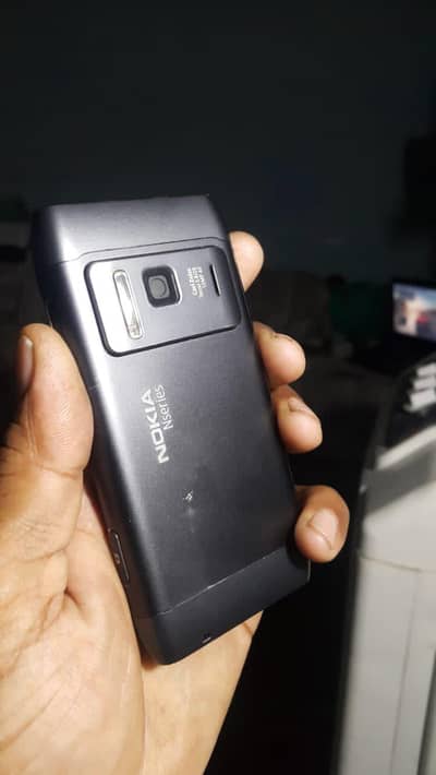 Nokia N8
