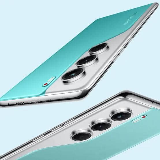 Tecno CAMON 40 Pro 0