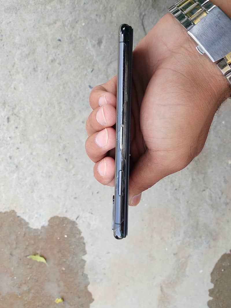 Apple iPhone X 3