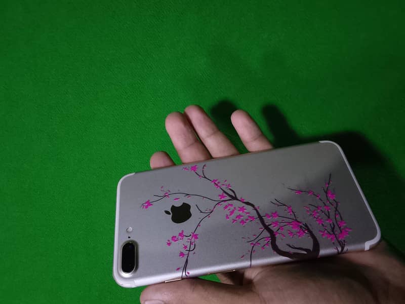 Apple iPhone 7 Plus 0