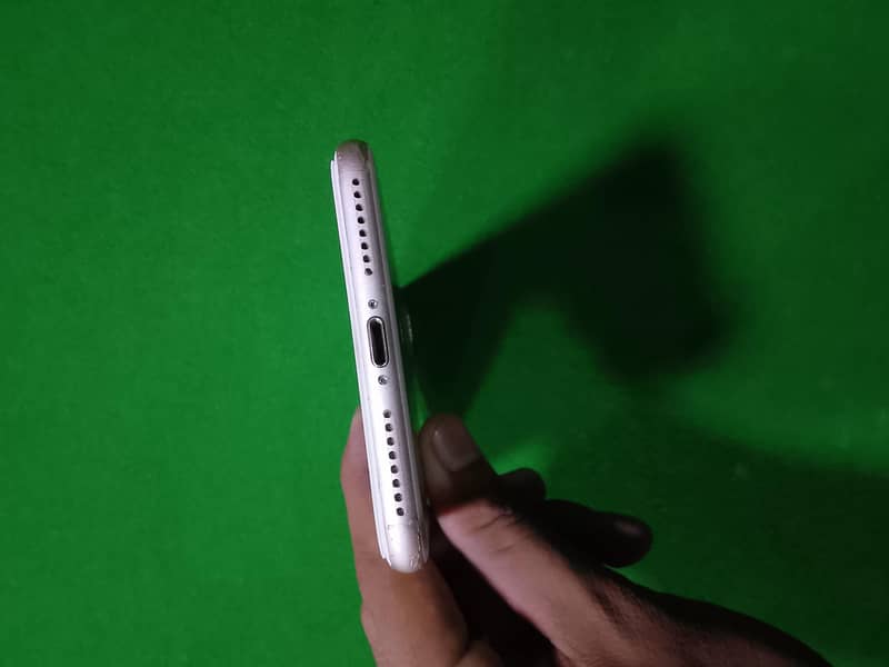 Apple iPhone 7 Plus 4