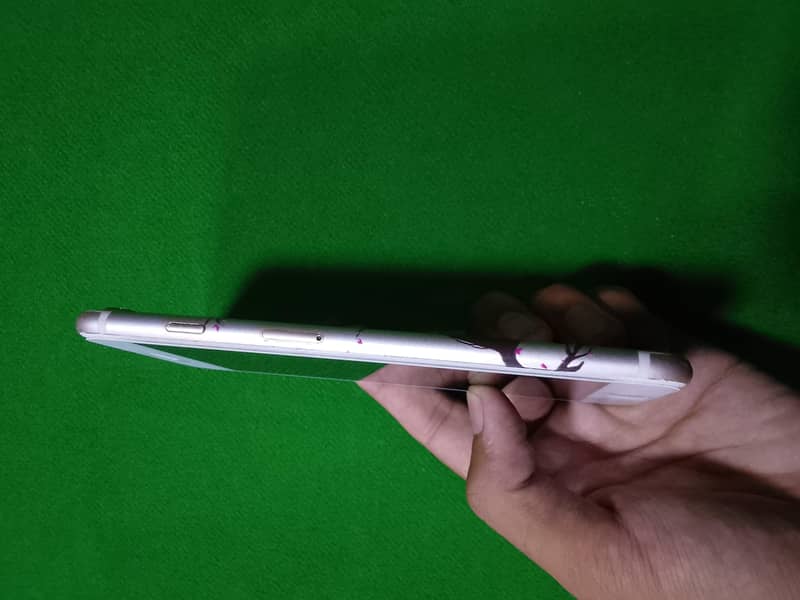 Apple iPhone 7 Plus 6