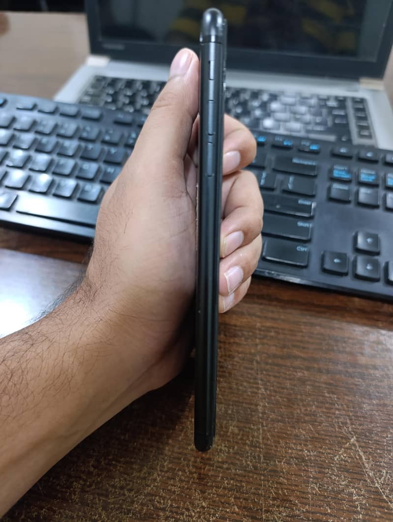 Apple iPhone 7 Plus 1
