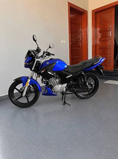 1. Yamaha YBR 125 (2018 Model) - Lush Condition - First Owner