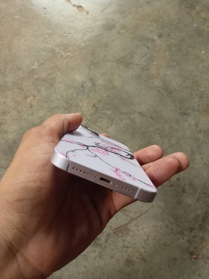 Apple iPhone 14 3