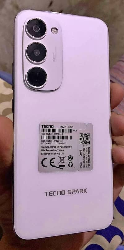 tecno spark 40 pro plus. 8+8 256