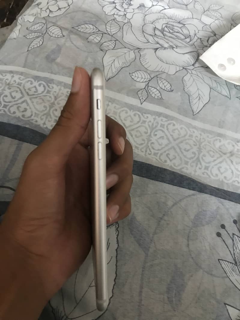 Apple iPhone 7 Plus 3