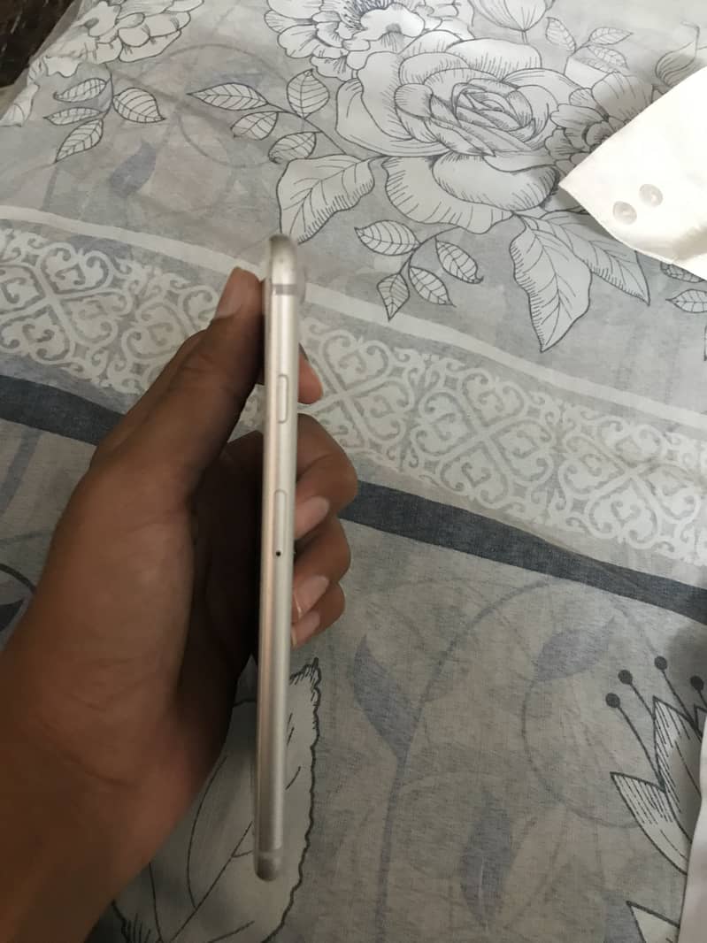 Apple iPhone 7 Plus 4