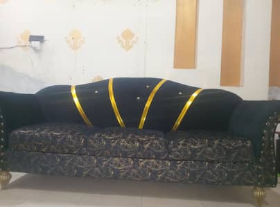 sofa set complete 6 seater and 3 months used
