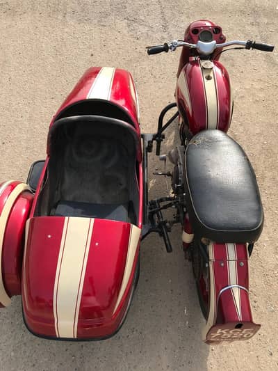 Triumph Ariel red hunter 350cc vintage bike with sidecar