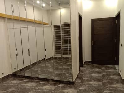 1 KANAL HOUSE IN VALENCIA OUTSTANDING LOCATION