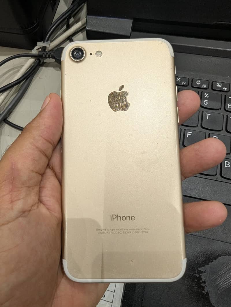 Apple iPhone 7 1