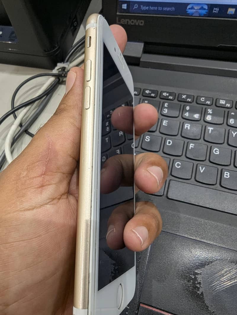 Apple iPhone 7 2