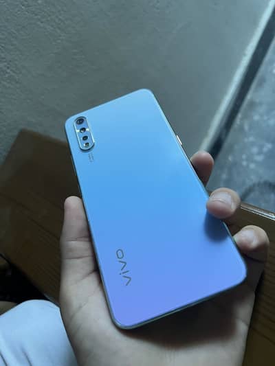 Vivo s1 8gb / 256 gb