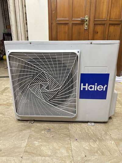 AC 1.5 ton like new 03044034385