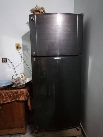 dawlance fridge full size best condition