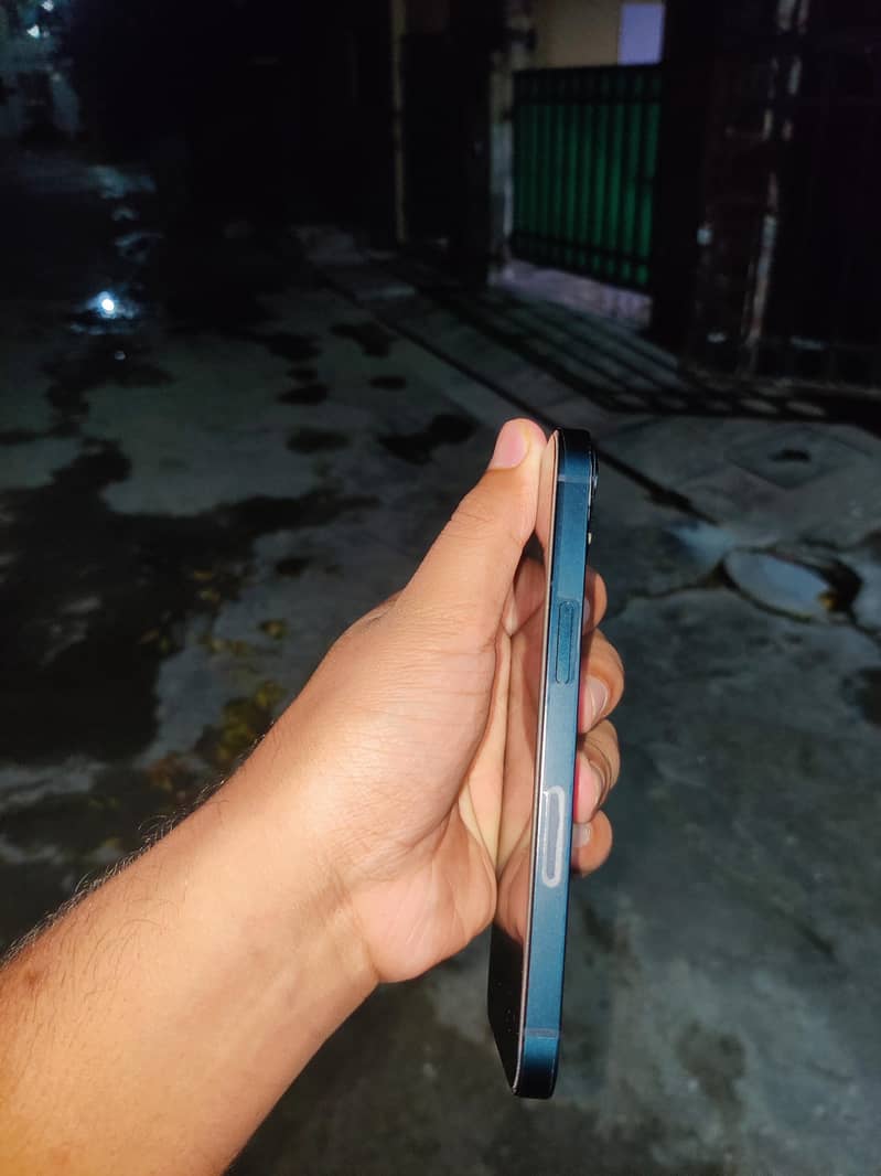 Apple iPhone 13 1