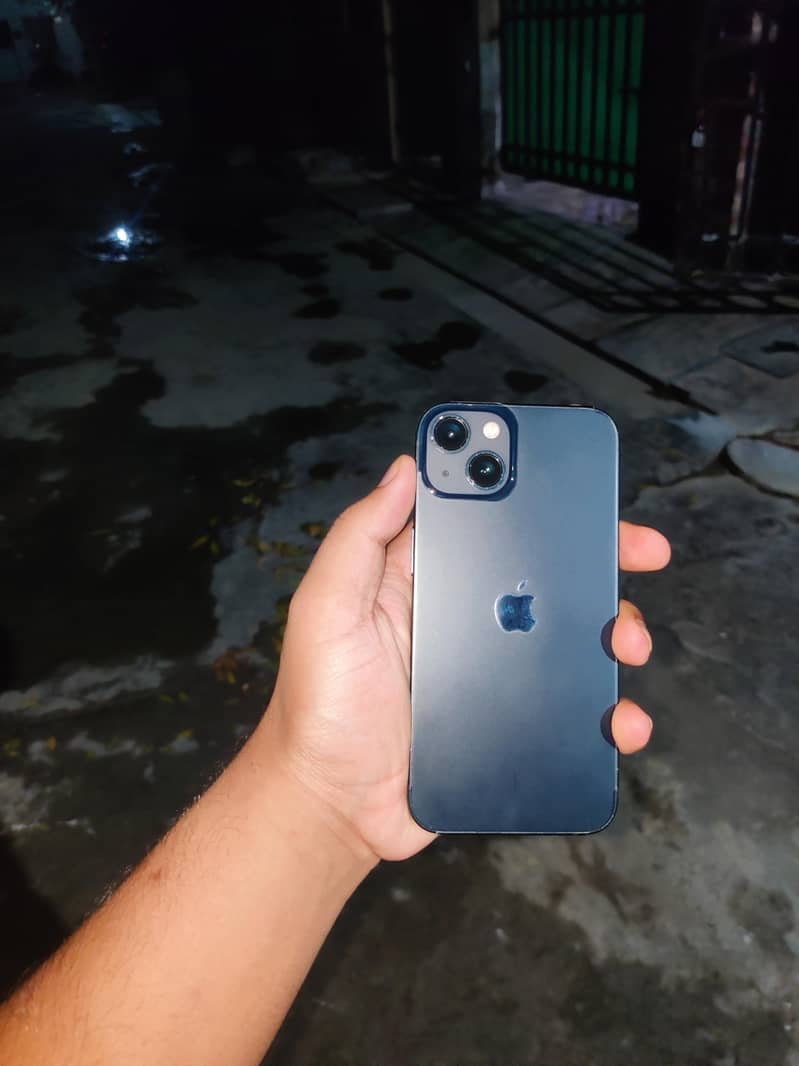 Apple iPhone 13 5
