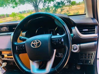 Toyota Fortuner V 2018
