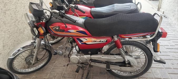 United 70cc bike
