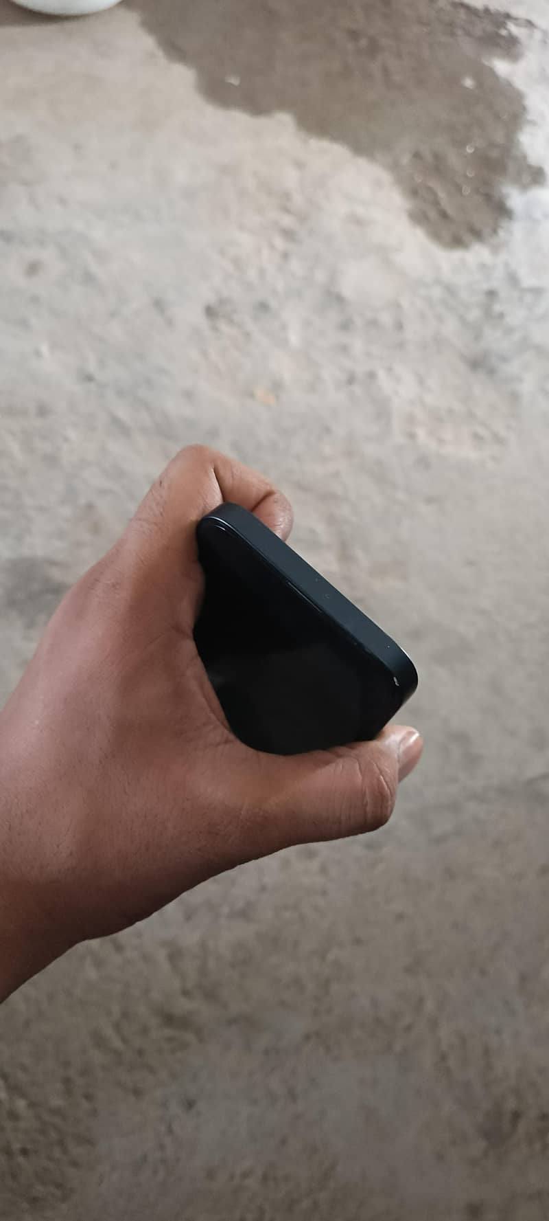 Apple iPhone 13 0