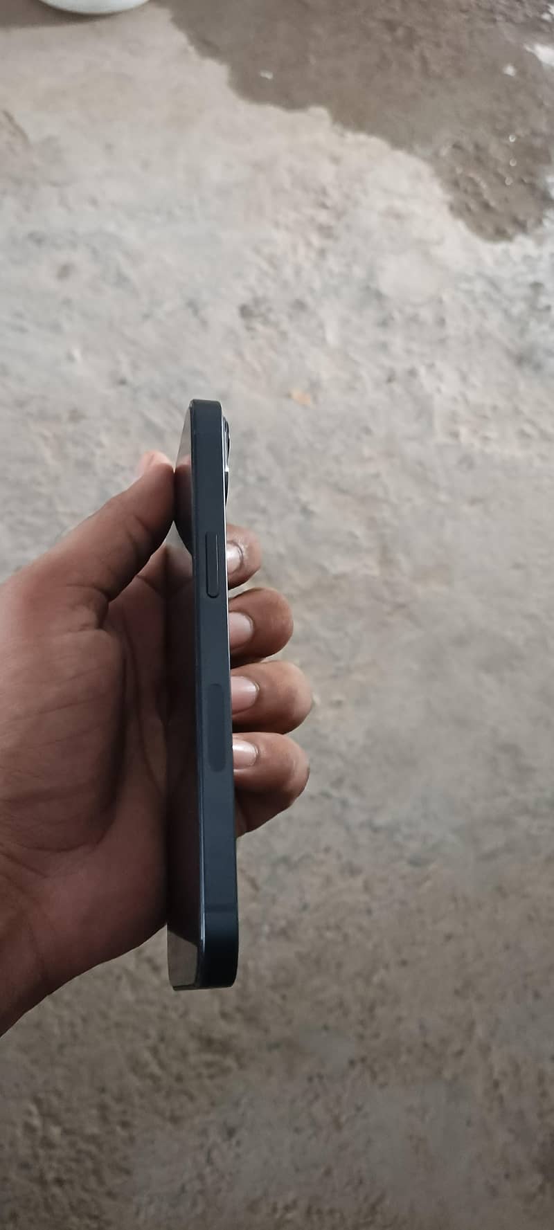 Apple iPhone 13 2
