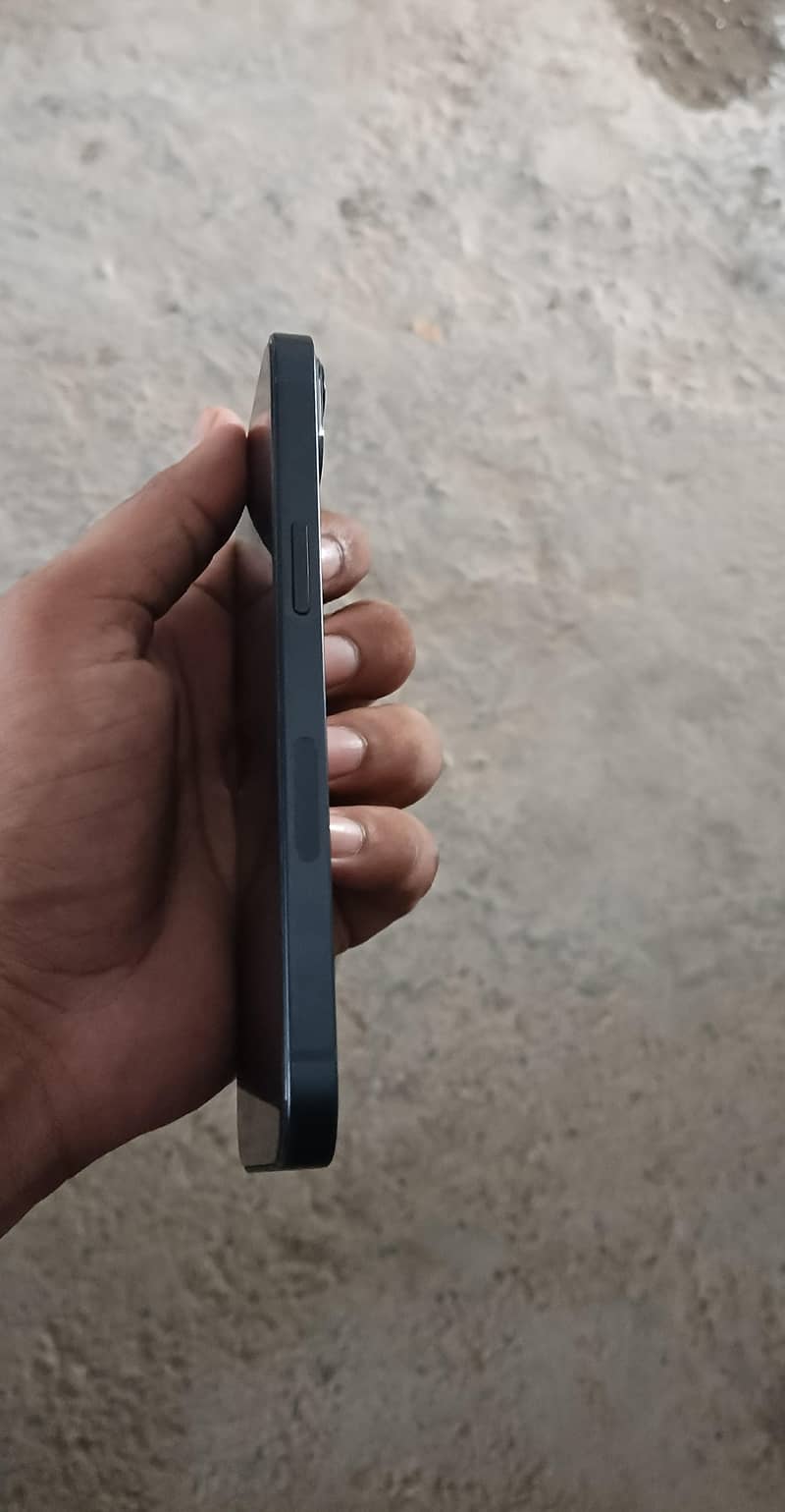 Apple iPhone 13 3
