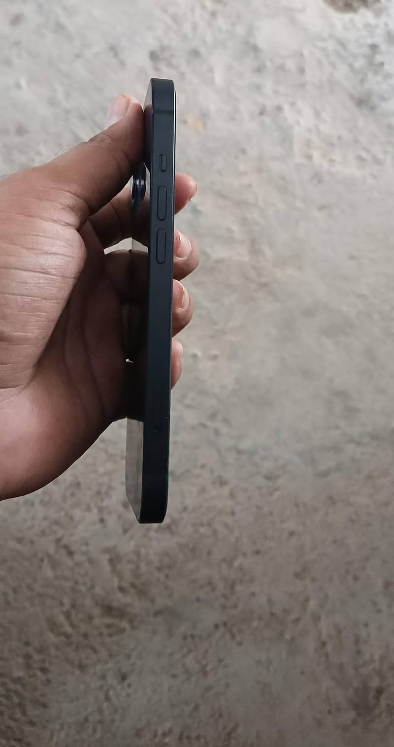 Apple iPhone 13 6