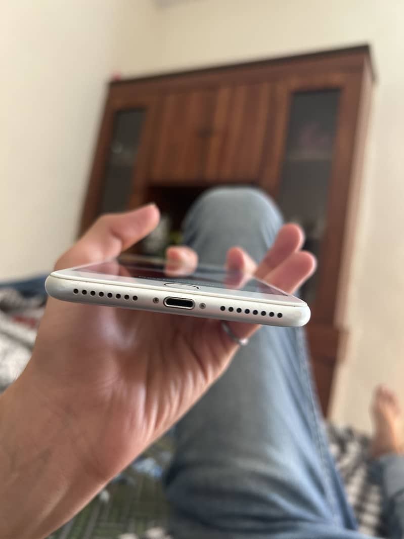 Apple iPhone 7 Plus 3