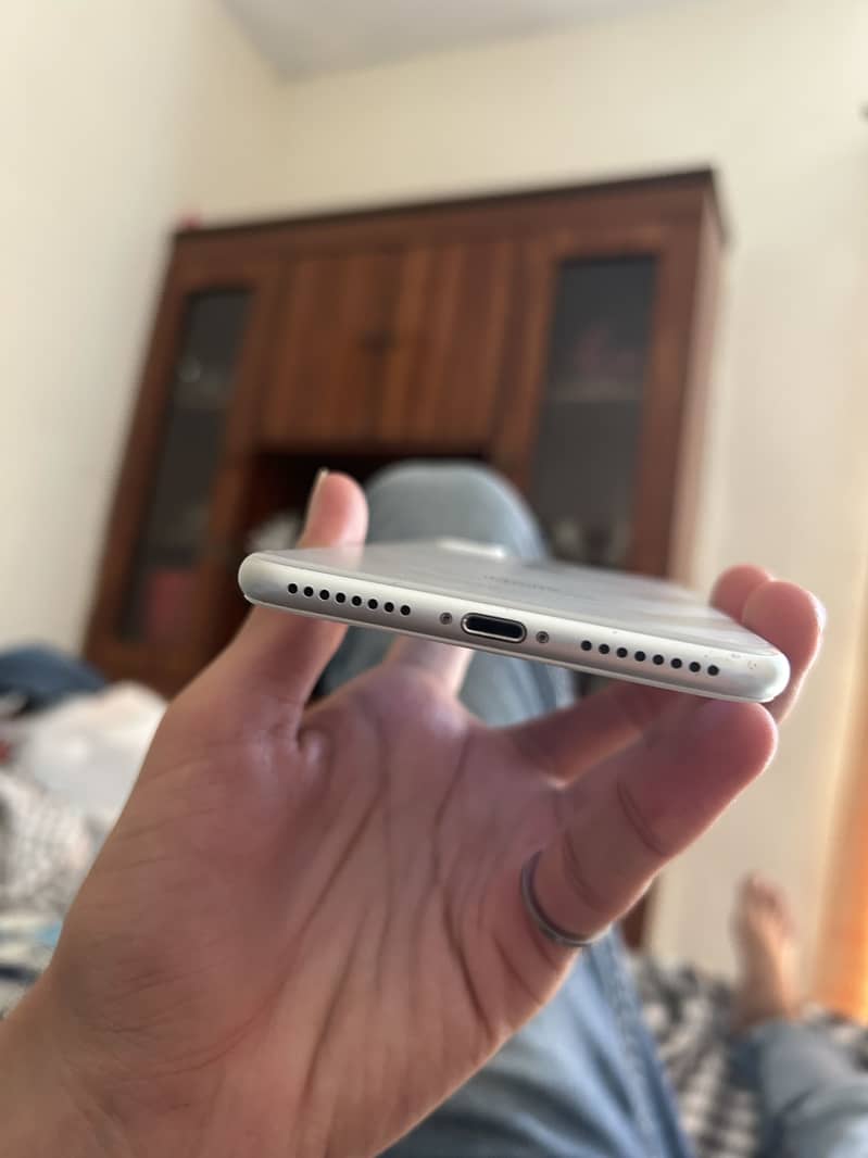 Apple iPhone 7 Plus 5