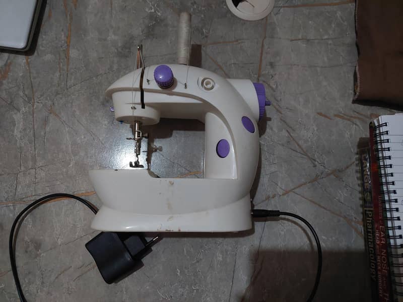 Mini sweing machine 2