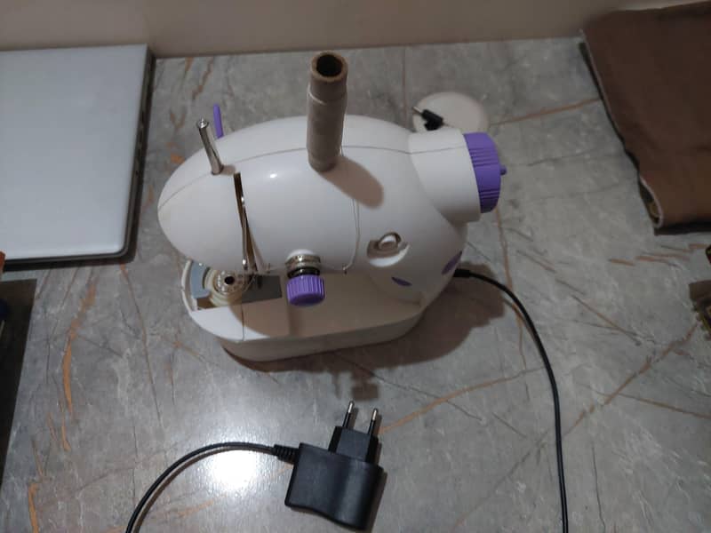Mini sweing machine 3