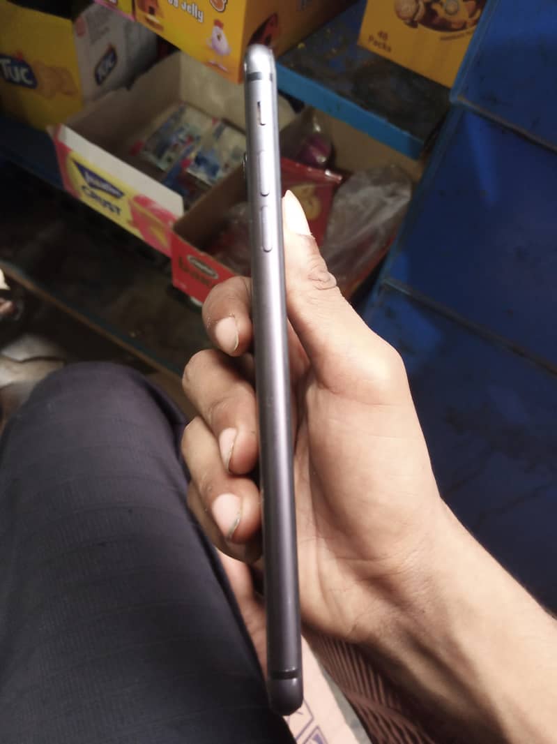 Apple iPhone 8 Plus 2