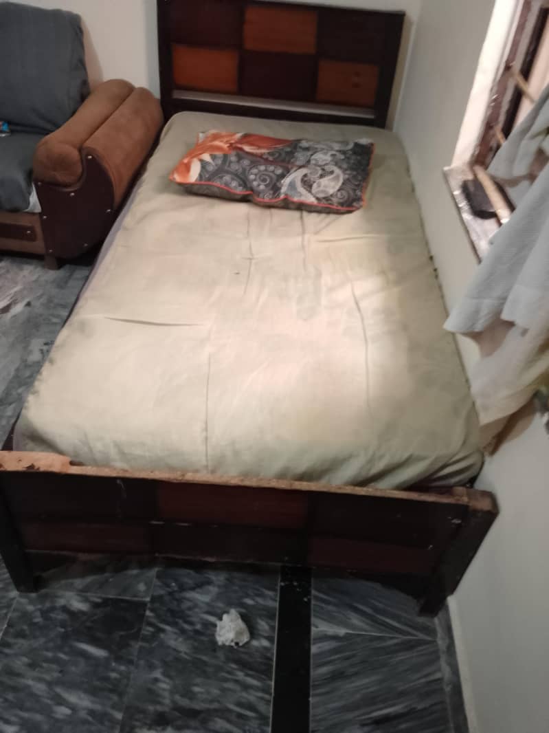 Single bed 0