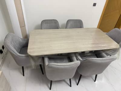 dinning table with 6 chairs